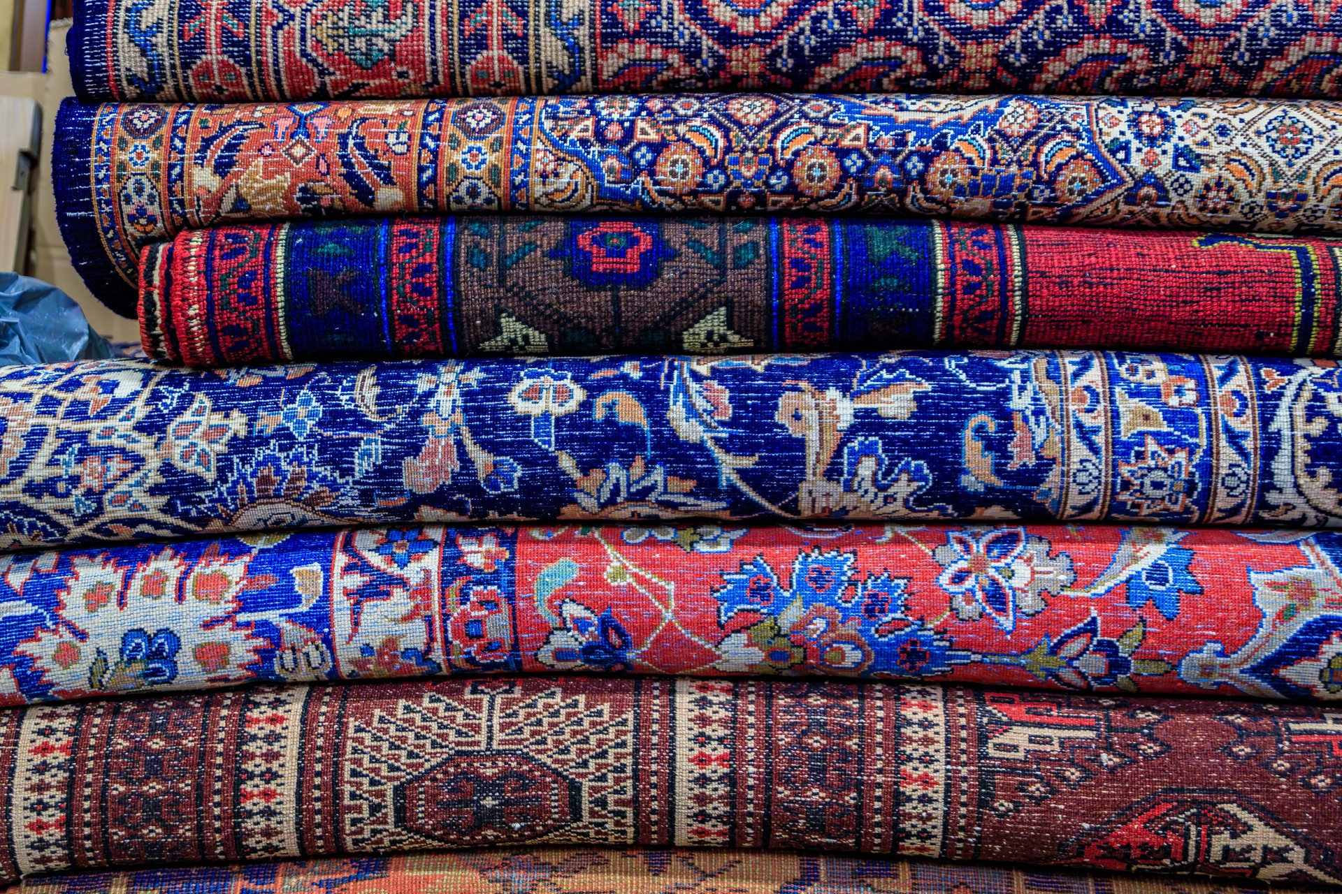 Traditional Turkish rugs with intricate patterns, Grand Bazaar, Istanbul, Turkey